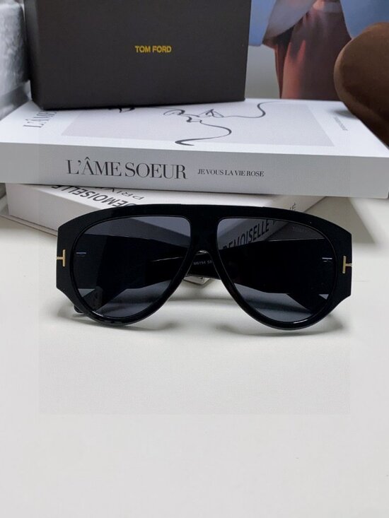 TOM FORD - Black Frame with Gray Lenses - Wide-Bridge, Thick-Leg Sunglasses main image 7
